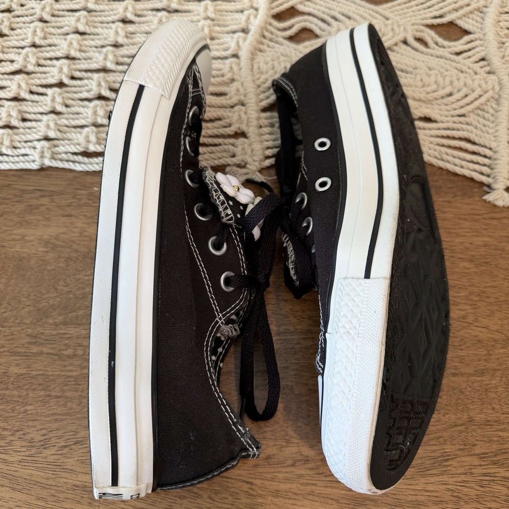 Converse All-Star Women's US 9 Double Tounge Flower Black & White Sneaker EUC - Picture 8 of 8